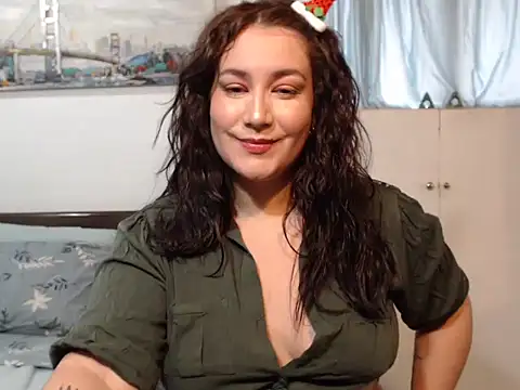 Snapshot of SaloGray8 chatting on 12-18-25, 11:47 SaloGray8 online show from 12-18-25, 11:47