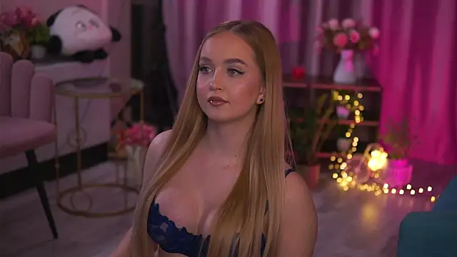 Snapshot of ElyssawetXX chatting on 11-18-25, 07:28 ElyssawetXX online show from 11-18-25, 07:28