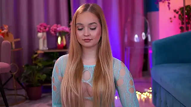 Snapshot of ElyssawetXX chatting on 11-21-25, 08:08 ElyssawetXX online show from 11-21-25, 08:08