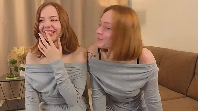 Snapshot of LucreciaAsters chatting on 11-19-25, 05:18 LucreciaAsters online show from 11-19-25, 05:18