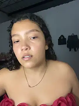 Snapshot of PetiteKattia chatting on 01-12-26, 12:50 PetiteKattia online show from 01-12-26, 12:50