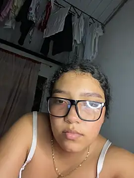 Snapshot of PetiteKattia chatting on 01-17-26, 05:00 PetiteKattia online show from 01-17-26, 05:00