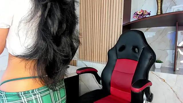 Lucy Vegas online show from 02-11-26, 01:44