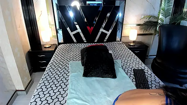 Lucy Vegas online show from 12-03-25, 02:16