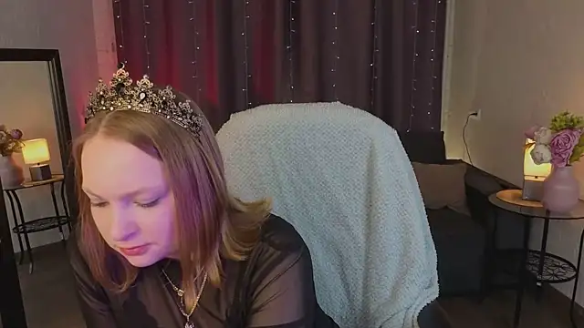 Elizabeth Walson online show from 11-18-25, 12:41