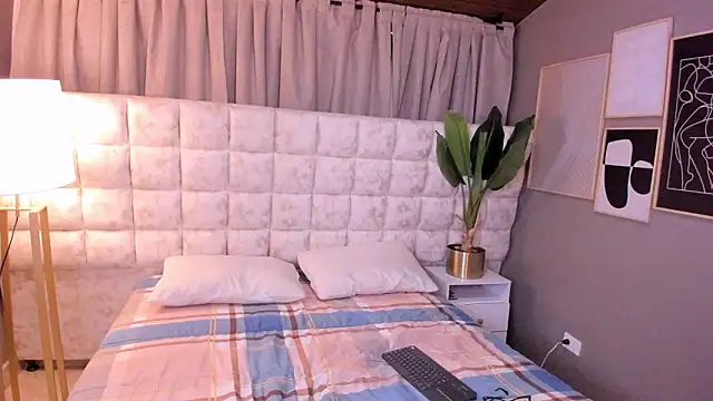 Atenea Velle online show from 03-04-26, 02:03