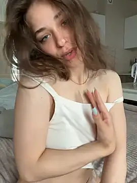 yoyogirlx online show from 07-18-26, 03:15