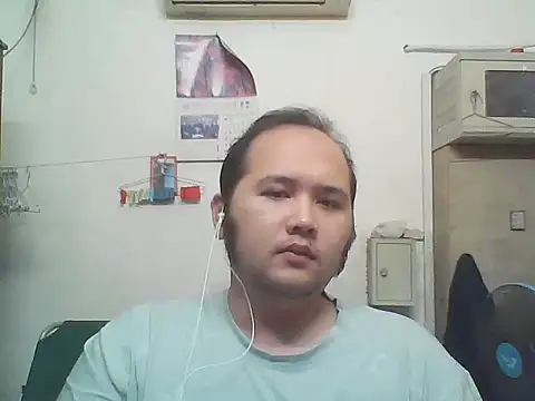 Snapshot of linhlinhthan chatting on 11-28-25, 01:33 linhlinhthan online show from 11-28-25, 01:33