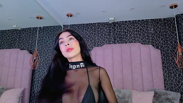 IrisDeLaVega  online show from 04-22-26, 02:13