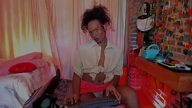 LaGoldenBitch online show from 03-01-26, 04:07