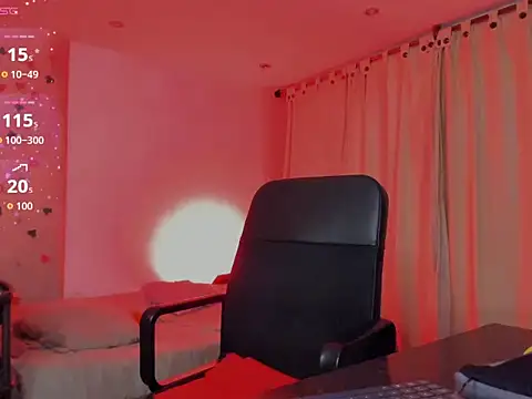 Snapshot of LaGoldenBitch chatting on 05-22-26, 01:03 LaGoldenBitch online show from 05-22-26, 01:03