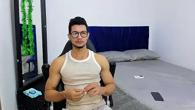 Snapshot of Nolan_joness chatting on 11-21-25, 01:43 Nolan joness online show from 11-21-25, 01:43