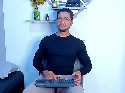 Nolan joness online show from 05-19-26, 02:02