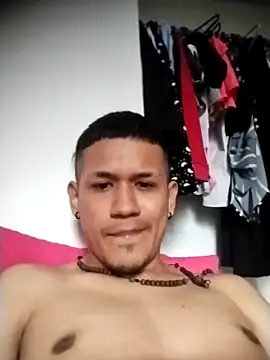 Snapshot of Chris____Col chatting on 11-13-25, 03:05 Chris Col online show from 11-13-25, 03:05