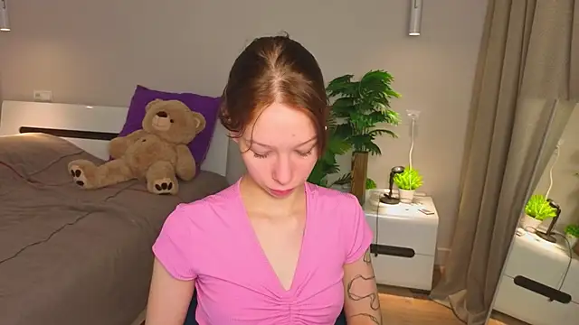 LilyPoetry  online show from 12-15-25, 11:27