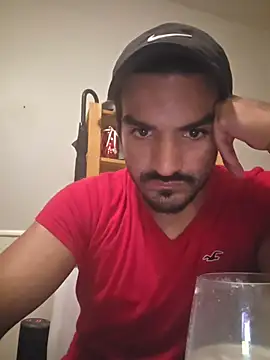 piggylatino online show from 11-22-25, 12:32