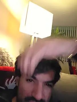 piggylatino online show from 12-20-25, 11:51