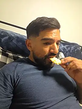 piggylatino online show from 05-11-26, 03:52
