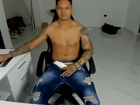 master leather online show from 04-07-26, 02:24