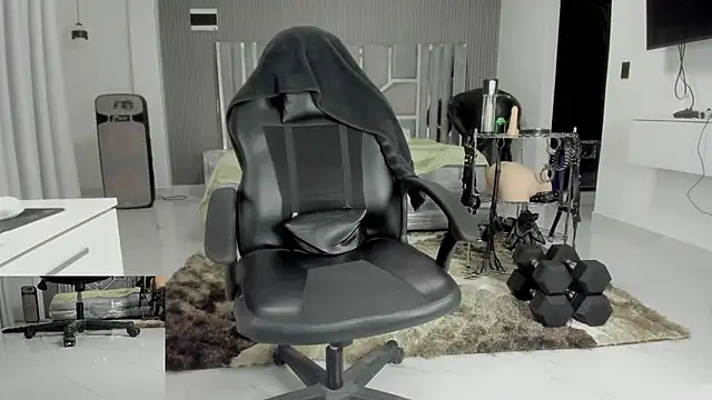 master leather online show from 06-02-26, 07:25