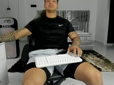 master leather online show from 04-21-26, 08:26