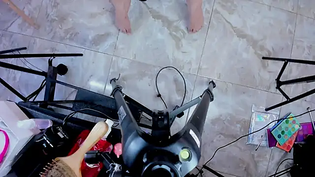 Snapshot of Dafnee__Xxx chatting on 11-18-25, 01:03 Dafnee Xxx online show from 11-18-25, 01:03