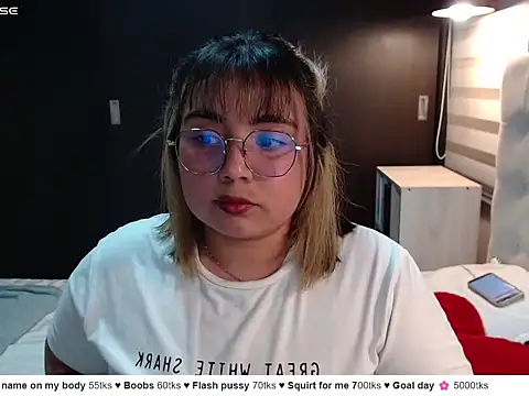 YiniBelle online show from 03-12-26, 03:45