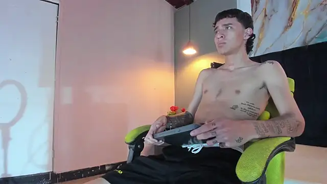 Xanderr owen2 online show from 11-28-25, 08:31