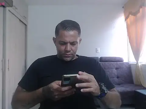 Alexander Halls online show from 11-13-25, 01:15