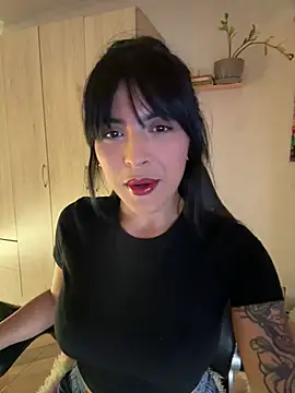Snapshot of Cristal_Cerati_ chatting on 06-20-26, 01:32 Cristal Cerati online show from 06-20-26, 01:32