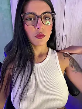 Cristal Cerati  online show from 11-27-25, 04:18