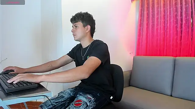 Hospick white online show from 11-14-25, 06:22