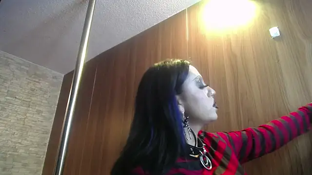 Snapshot of Belladonna_trix chatting on 06-22-26, 07:33 Belladonna trix online show from 06-22-26, 07:33