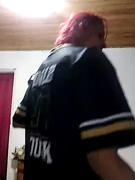 Snapshot of la_beba20 chatting on 12-17-25, 10:59 la beba20 online show from 12-17-25, 10:59