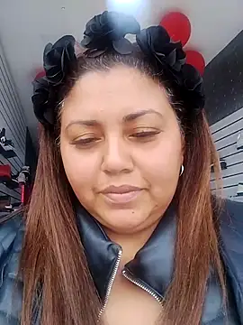 Snapshot of la_beba20 chatting on 11-17-25, 06:01 la beba20 online show from 11-17-25, 06:01