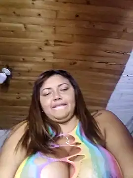 Snapshot of la_beba20 chatting on 12-20-25, 04:48 la beba20 online show from 12-20-25, 04:48