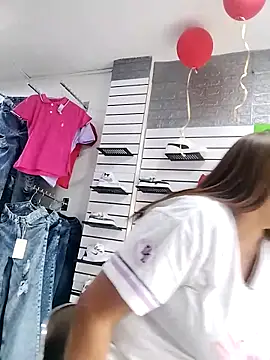 Snapshot of la_beba20 chatting on 11-27-25, 08:31 la beba20 online show from 11-27-25, 08:31