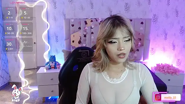 Snapshot of Mavis_tay chatting on 02-18-26, 06:59 Mavis tay online show from 02-18-26, 06:59