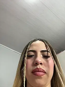 cupcakee  online show from 11-16-25, 07:51