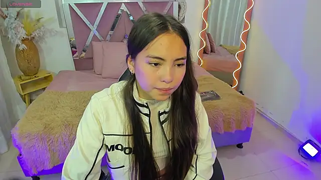 ISABELA TAY online show from 11-26-25, 11:43