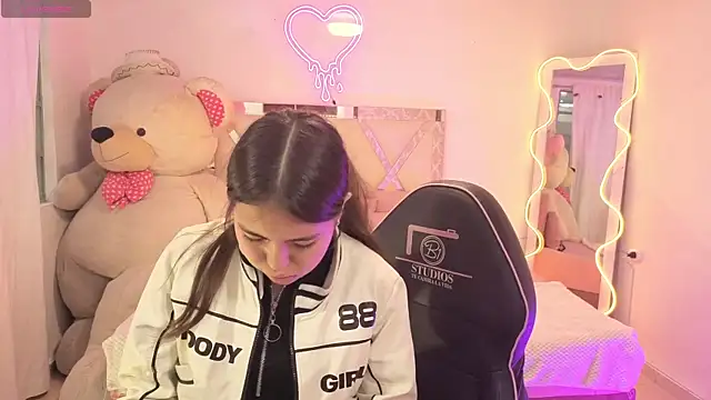 ISABELA TAY online show from 01-07-26, 11:48