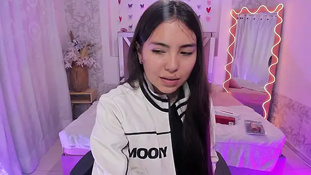 ISABELA TAY online show from 03-31-26, 11:45