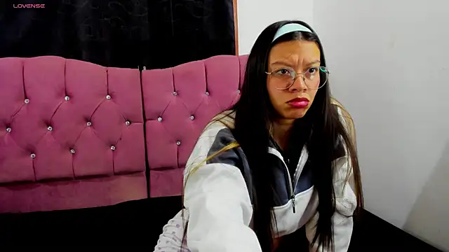 Snapshot of Natassha_foxxx chatting on 11-12-25, 01:15 Natassha foxxx online show from 11-12-25, 01:15