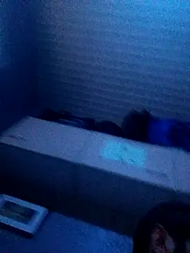 Snapshot of hotguy71000 chatting on 11-28-25, 03:45 hotguy71000 online show from 11-28-25, 03:45