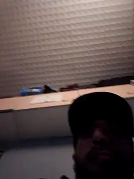 Snapshot of hotguy71000 chatting on 03-02-26, 11:33 hotguy71000 online show from 03-02-26, 11:33