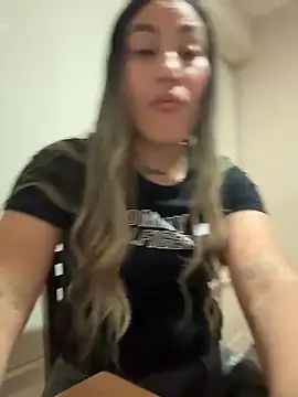 Anna Bitch Disgusting online show from 12-17-25, 04:50