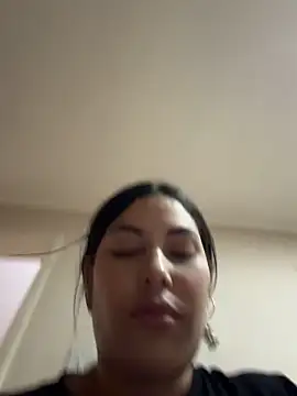 Anna Bitch Disgusting online show from 05-17-26, 07:19