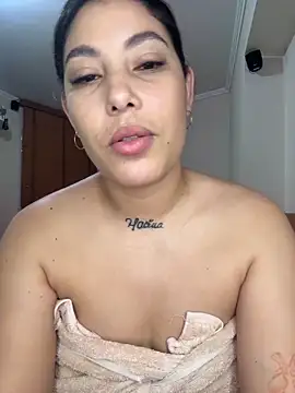 Snapshot of Anna_Bitch_Disgusting chatting on 02-12-26, 02:33 Anna Bitch Disgusting online show from 02-12-26, 02:33