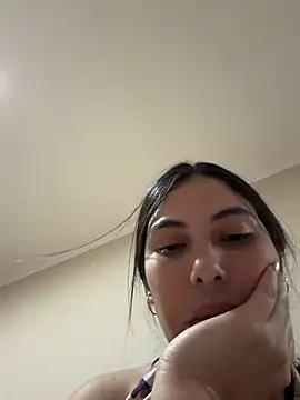 Snapshot of Anna_Bitch_Disgusting chatting on 06-16-26, 04:34 Anna Bitch Disgusting online show from 06-16-26, 04:34