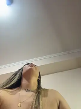 Snapshot of Anna_Bitch_Disgusting chatting on 02-01-26, 05:17 Anna Bitch Disgusting online show from 02-01-26, 05:17